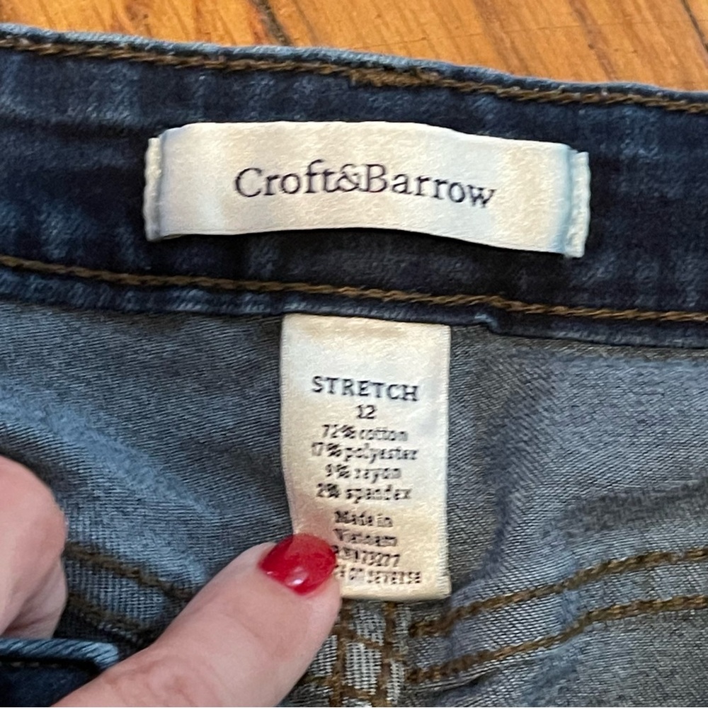 Croft & Barrow Stretchy Denim Bermuda Shorts, Size 12 - Picture 6 of 7